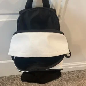 Pre-owned lululemon White and Black Women\'s Backpack Lululemon City Adventurer Backpack *17L - White / Black  main image 3